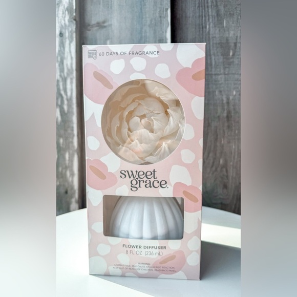 Sweet Grace Flower Diffuser - Picture 2 of 5